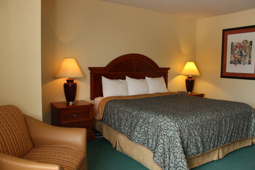 Shawano Four Seasons Resort Экстерьер фото